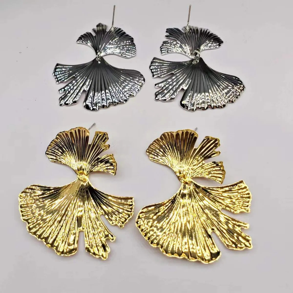 1 Pair Retro Exaggerated Leaf Plating Iron Earrings