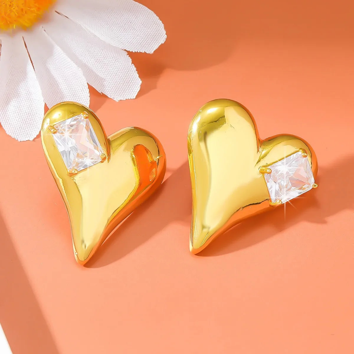 1 Pair Retro Exaggerated Shiny Heart Shape Plating Copper Zircon Gold Plated Ear Studs