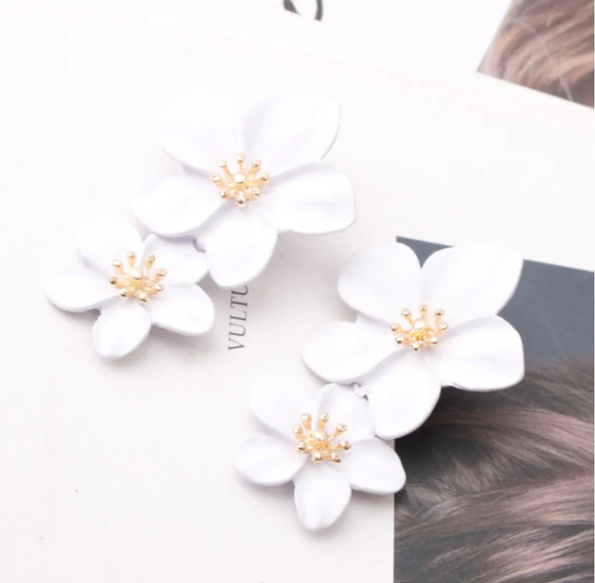 1 Pair Retro Flower Alloy Women'S Drop Earrings