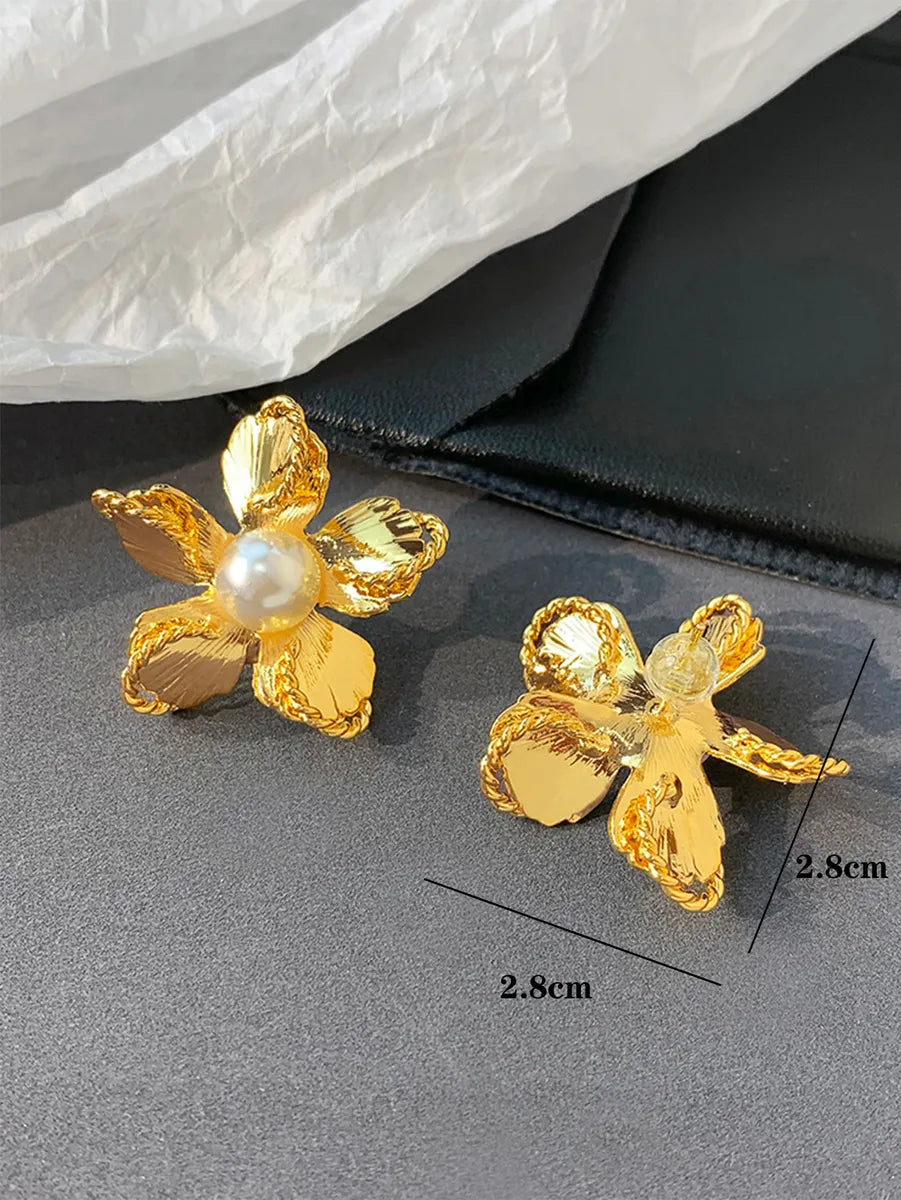 1 Pair Retro Flower Inlay Alloy Pearl Ear Studs