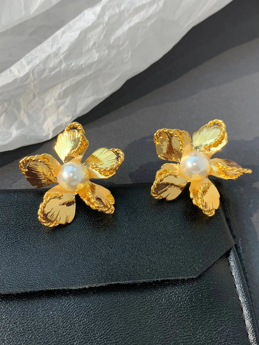 1 Pair Retro Flower Inlay Alloy Pearl Ear Studs