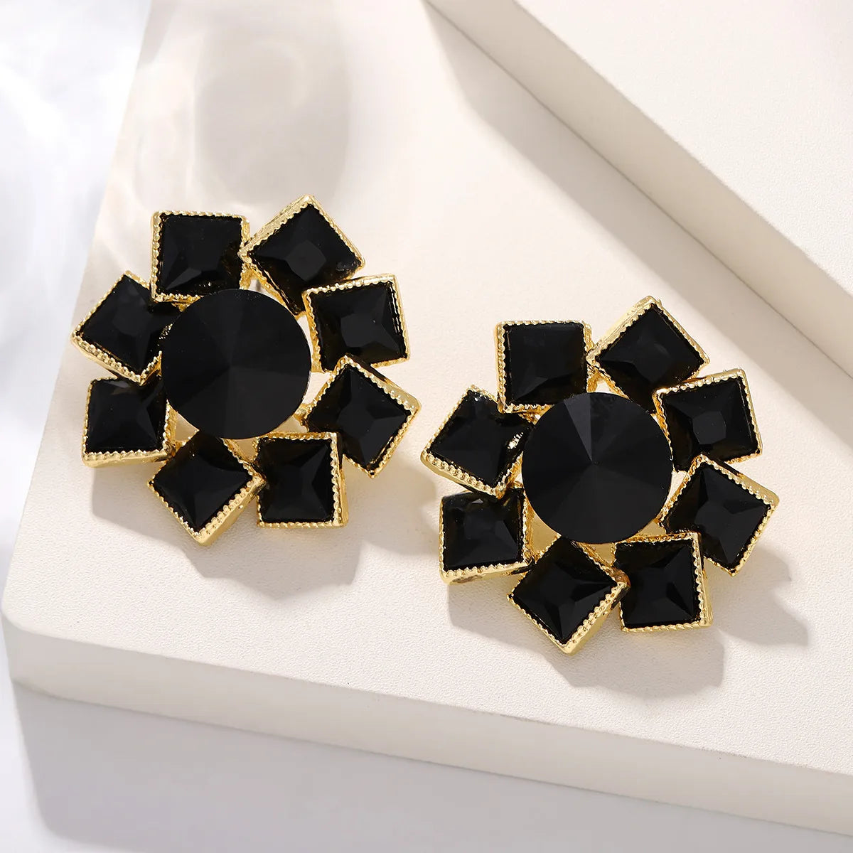 1 Pair Retro Flower Inlay Alloy Rhinestone Ear Studs