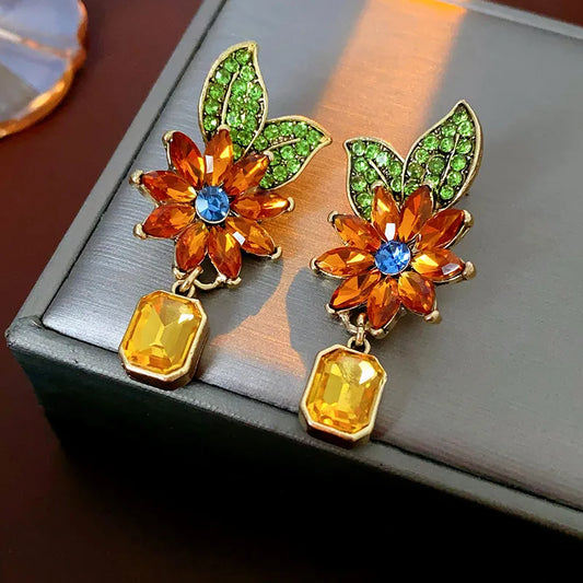 1 Pair Retro Flower Inlay Alloy Rhinestones Drop Earrings