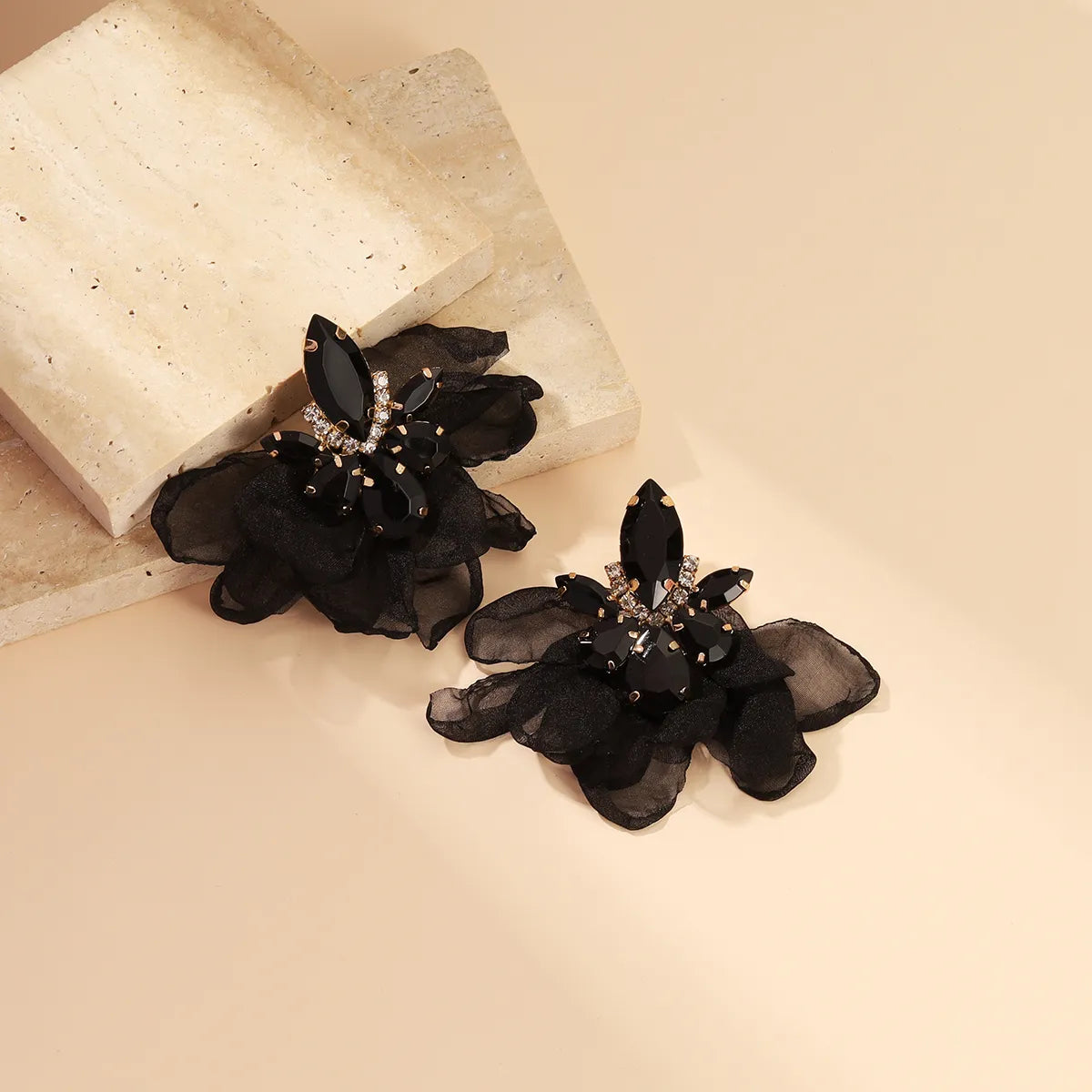 1 Pair Retro Flower Inlay Alloy Rhinestones Ear Studs