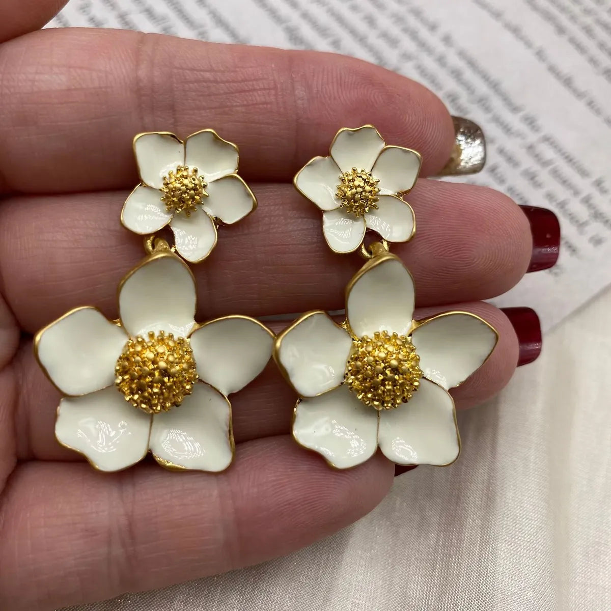 1 Pair Retro Flower Plating Alloy Drop Earrings