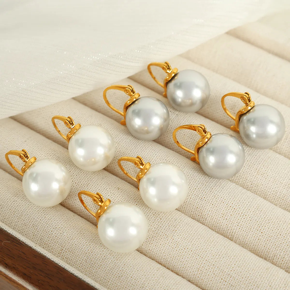 1 Pair Retro French Style Sweet Round Pearl Polishing Plating Inlay 304 Stainless Steel Glass Bead 18K Gold Plated Drop Earrings