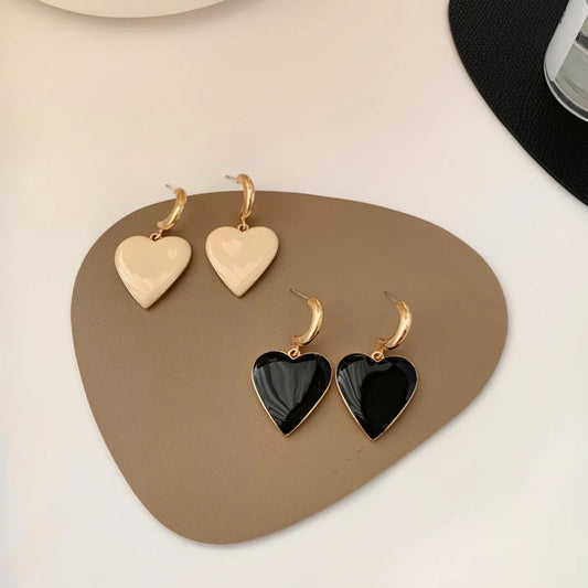 1 Pair Retro Heart Shape Alloy Women'S Earrings