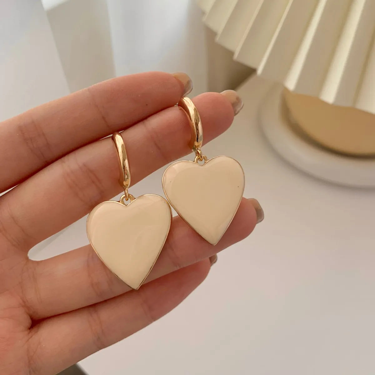 1 Pair Retro Heart Shape Alloy Women'S Earrings