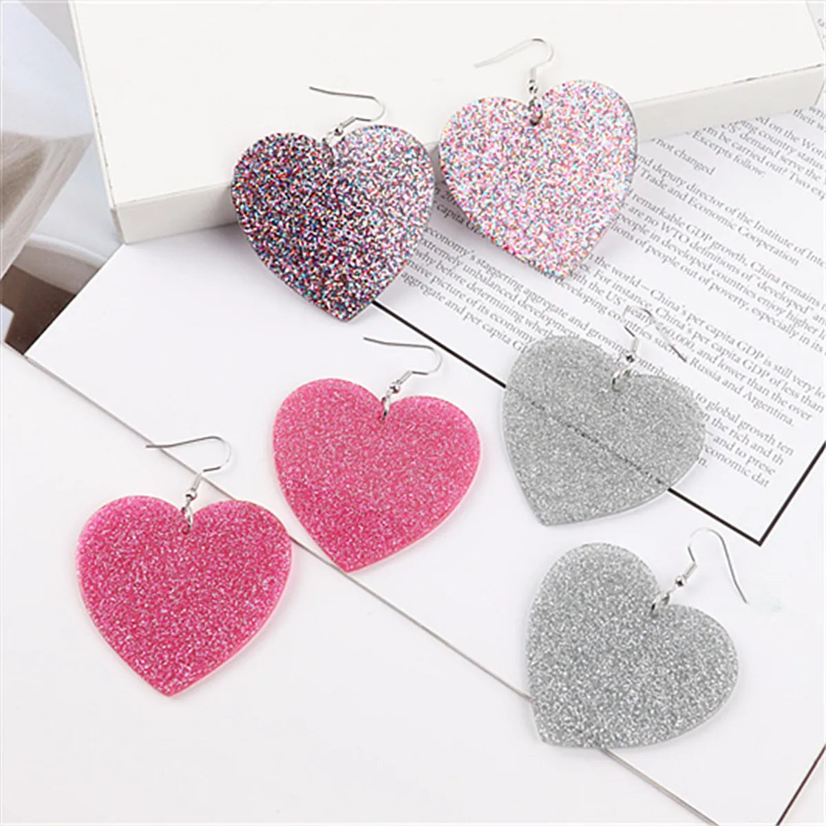 1 Pair Retro Heart Shape Arylic Women's Drop Earrings