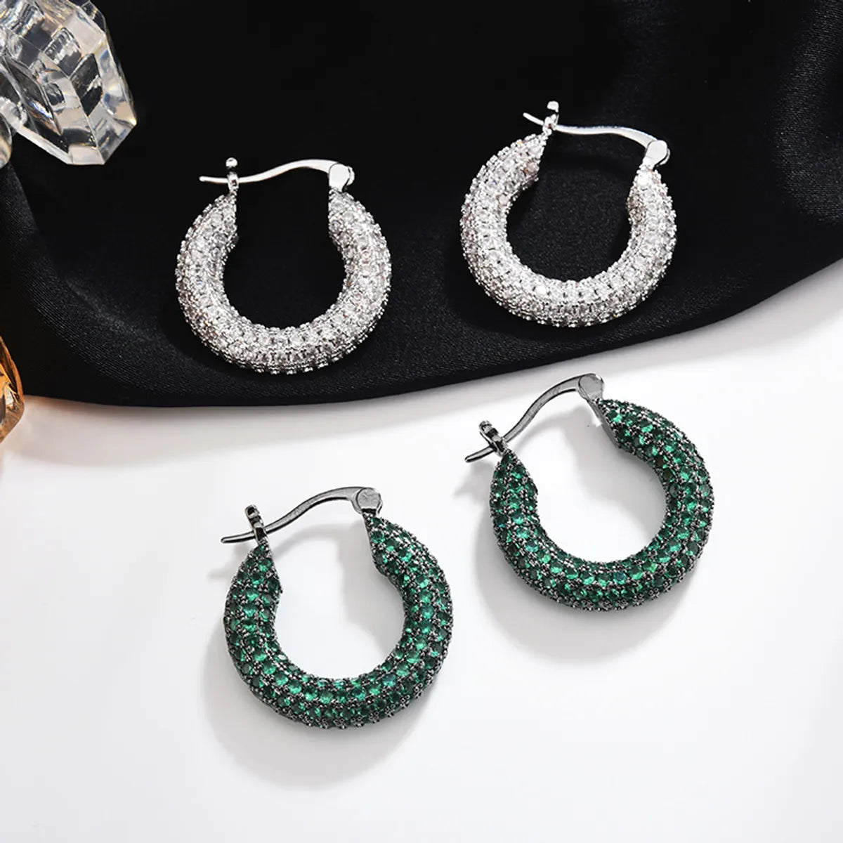 1 Pair Retro Lady Circle Plating Inlay Copper Zircon White Gold Plated Earrings