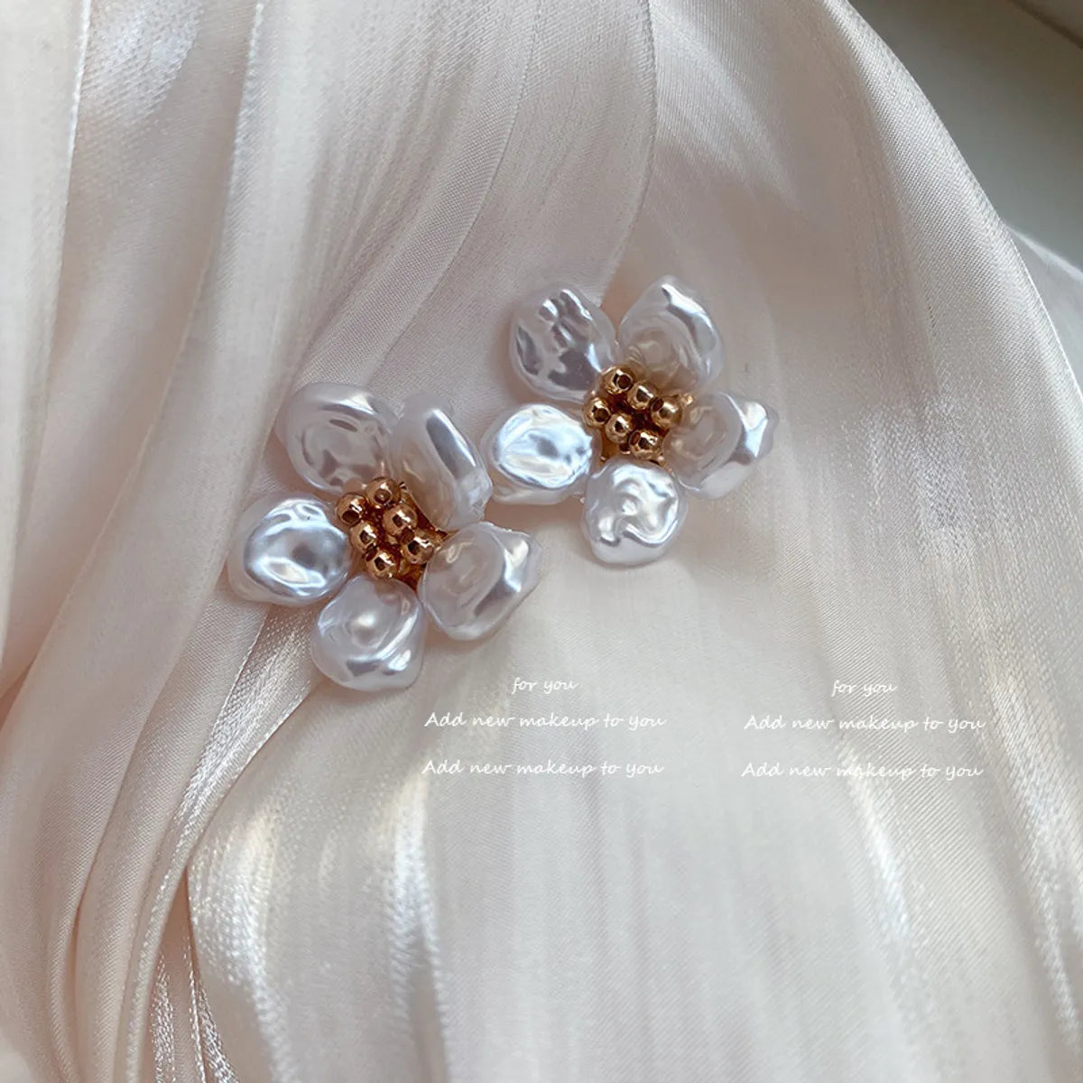 1 Pair Retro Lady Flower Imitation Pearl Alloy Ear Studs