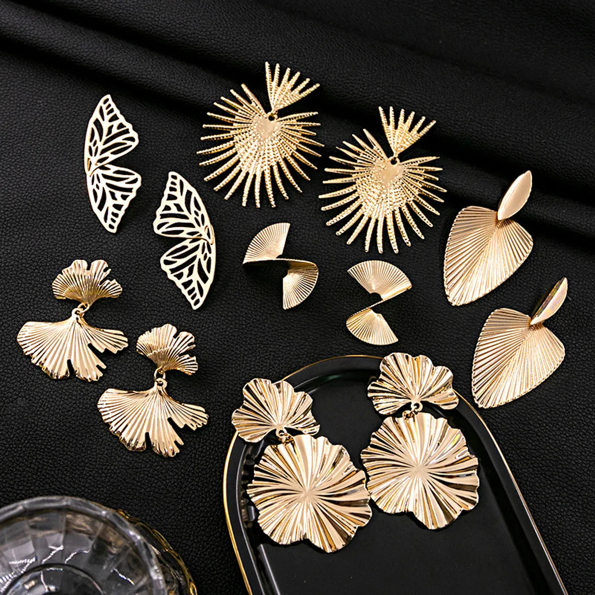 1 Pair Retro Leaf Butterfly Plating Iron Drop Earrings