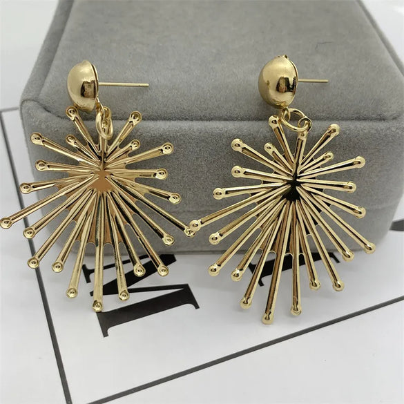 1 Pair Retro Leaf Flower Alloy Plating Women'S Drop Earrings
