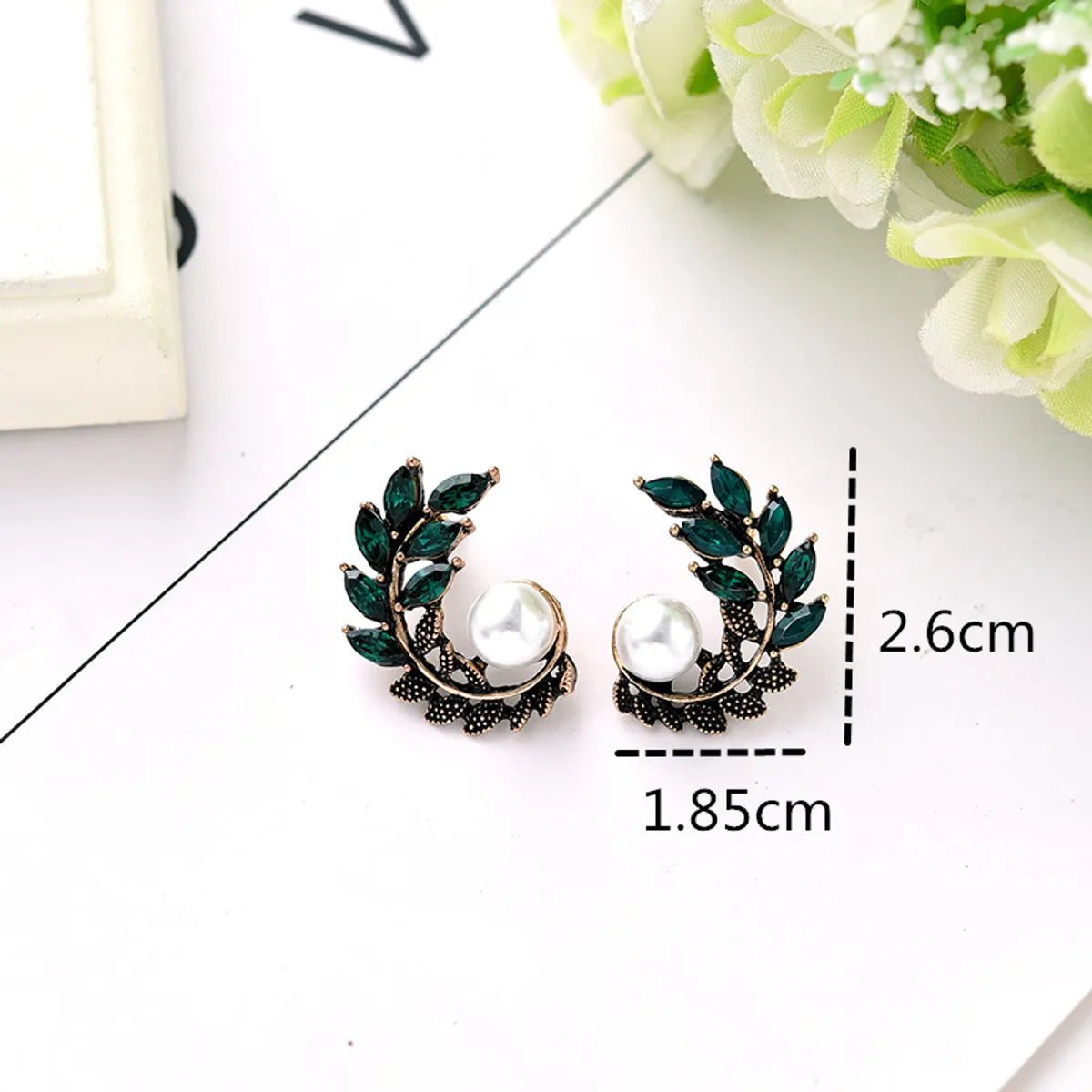 1 Pair Retro Leaves Plating Inlay Alloy Rhinestones Gold Plated Ear Studs