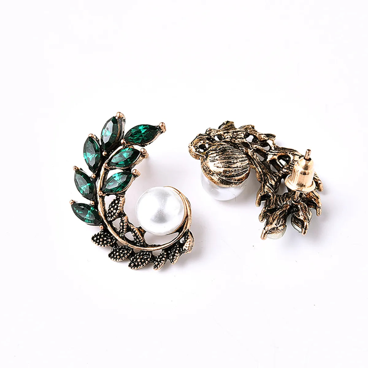 1 Pair Retro Leaves Plating Inlay Alloy Rhinestones Gold Plated Ear Studs