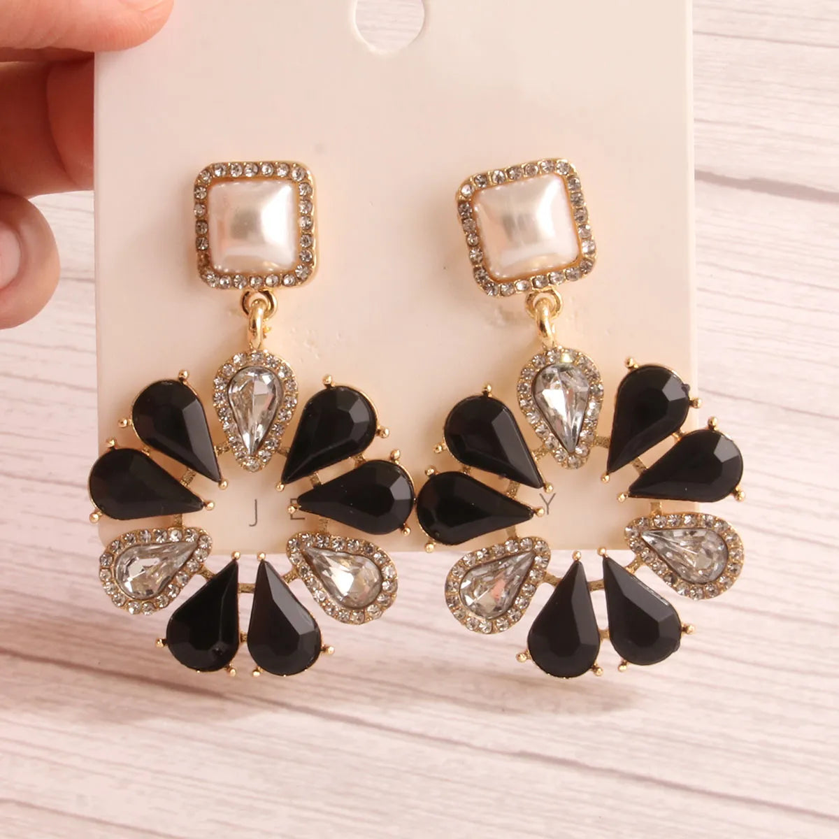 1 Pair Retro Luxurious Flower Plating Inlay Alloy Rhinestones Drop Earrings