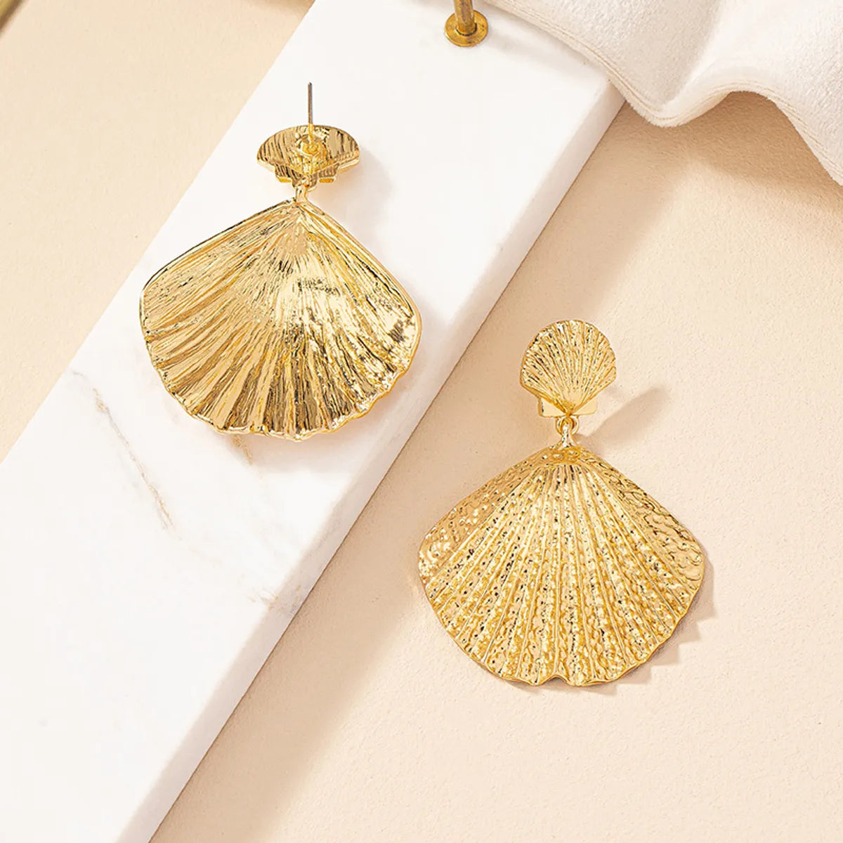 1 Pair Retro Marine Style Commute Shell Plating Alloy Gold Plated Drop Earrings