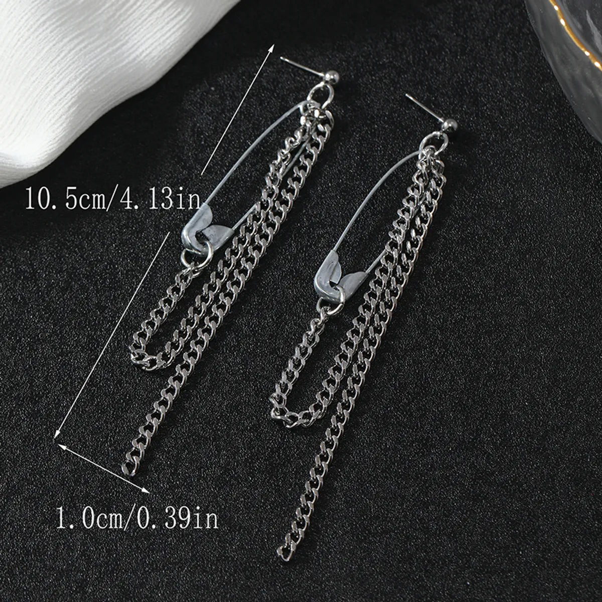 1 Pair Retro Punk Geometric Solid Color Plating Alloy No Inlaid Silver Plated Drop Earrings