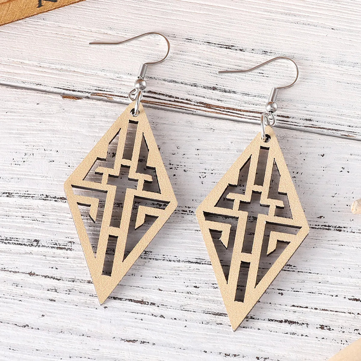 1 Pair Retro Rhombus Wood Drop Earrings