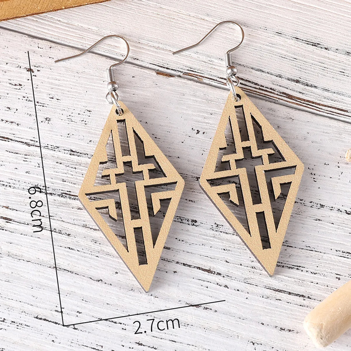 1 Pair Retro Rhombus Wood Drop Earrings