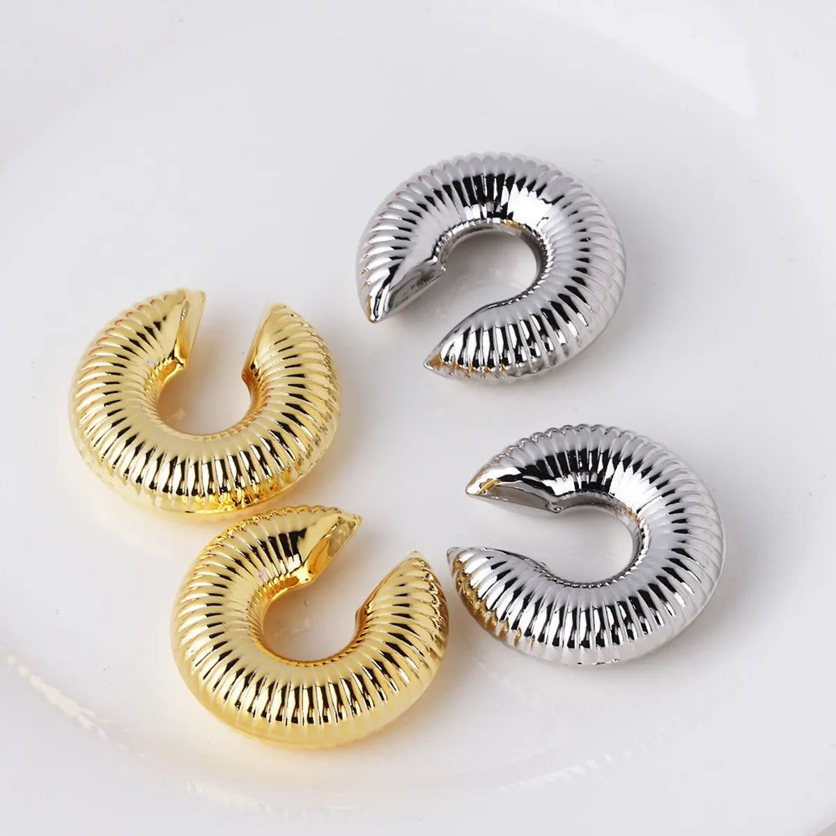 1 Pair Retro Roman Style Geometric Plating Copper Ear Studs