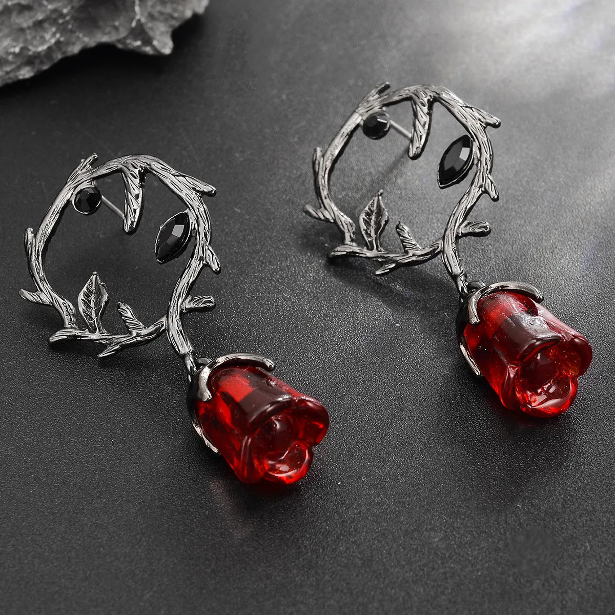 1 Pair Retro Romantic Rose Plating Inlay Alloy Resin Drop Earrings