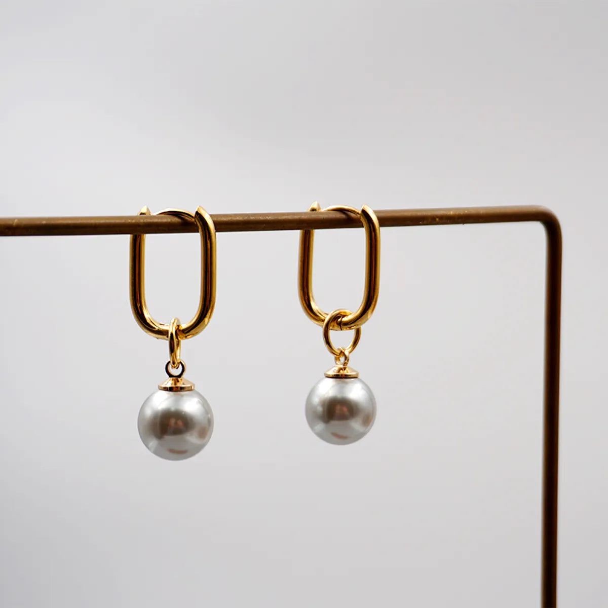 1 Pair Retro Round Freshwater Pearl Titanium Steel Pearl Drop Earrings