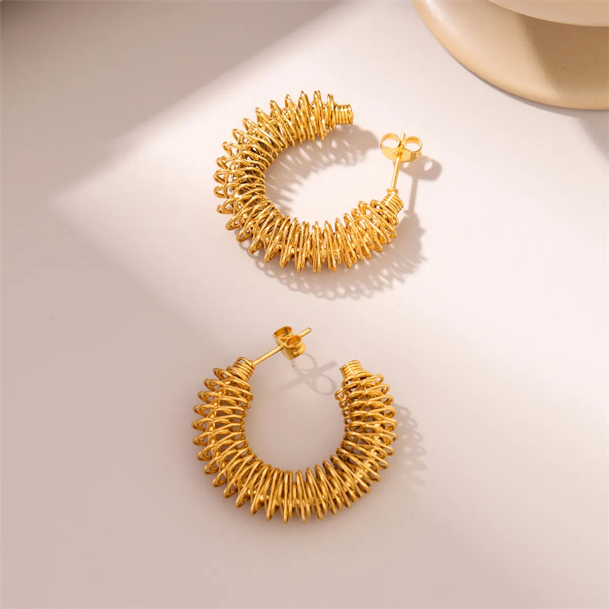 1 Pair Retro Simple Style C Shape Round Plating 201 Stainless Steel 18K Gold Plated Earrings