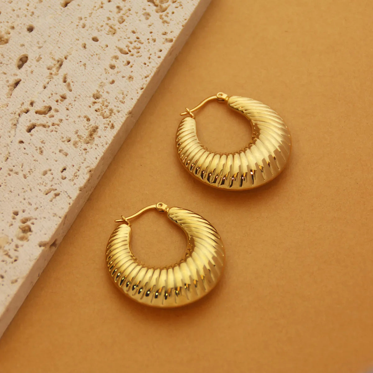 1 Pair Retro Simple Style C Shape U Shape Solid Color Plating Titanium Steel 18k Gold Plated Earrings