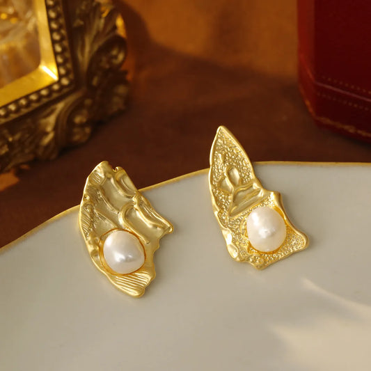 1 Pair Retro Simple Style Commute Irregular Plating Inlay Copper Freshwater Pearl 18K Gold Plated Ear Studs