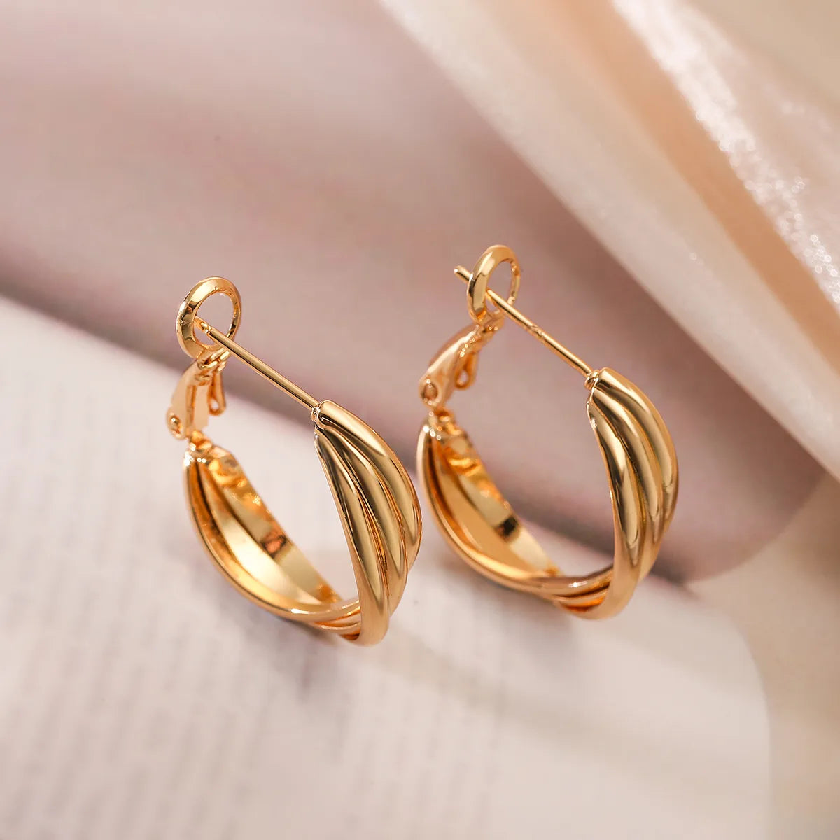 1 Pair Retro Simple Style Commute Solid Color Plating Copper Earrings