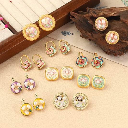 1 Pair Retro Simple Style Flower Lotus Lacquer Painting Inlay Alloy Copper Natural Pearl Zircon 18K Gold Plated Ear Studs