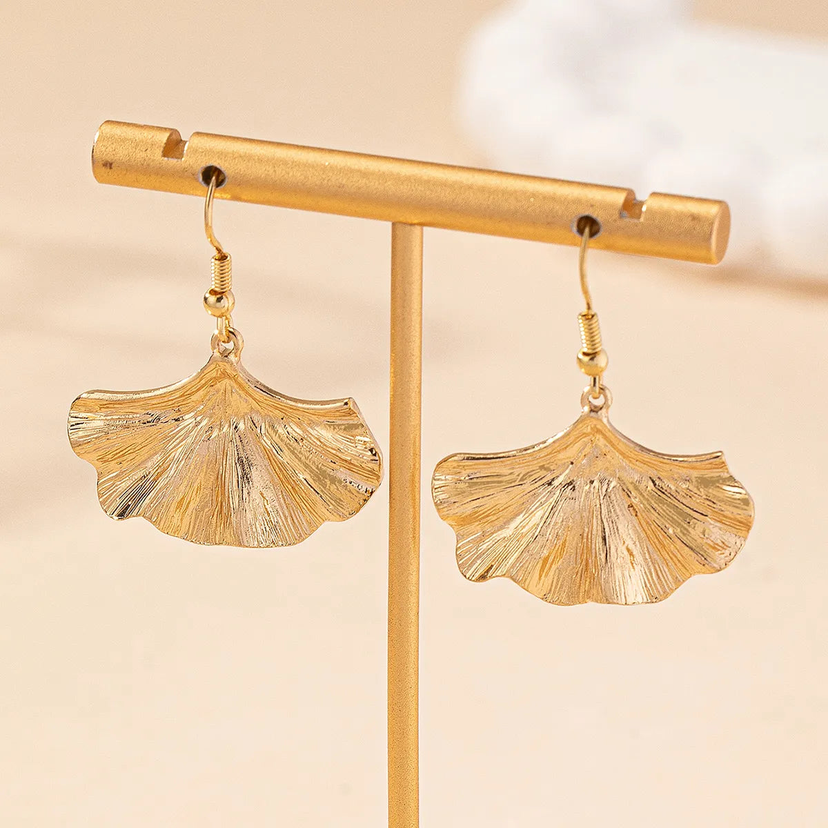 1 Pair Retro Simple Style Ginkgo Leaf Ferroalloy Zinc Alloy Drop Earrings