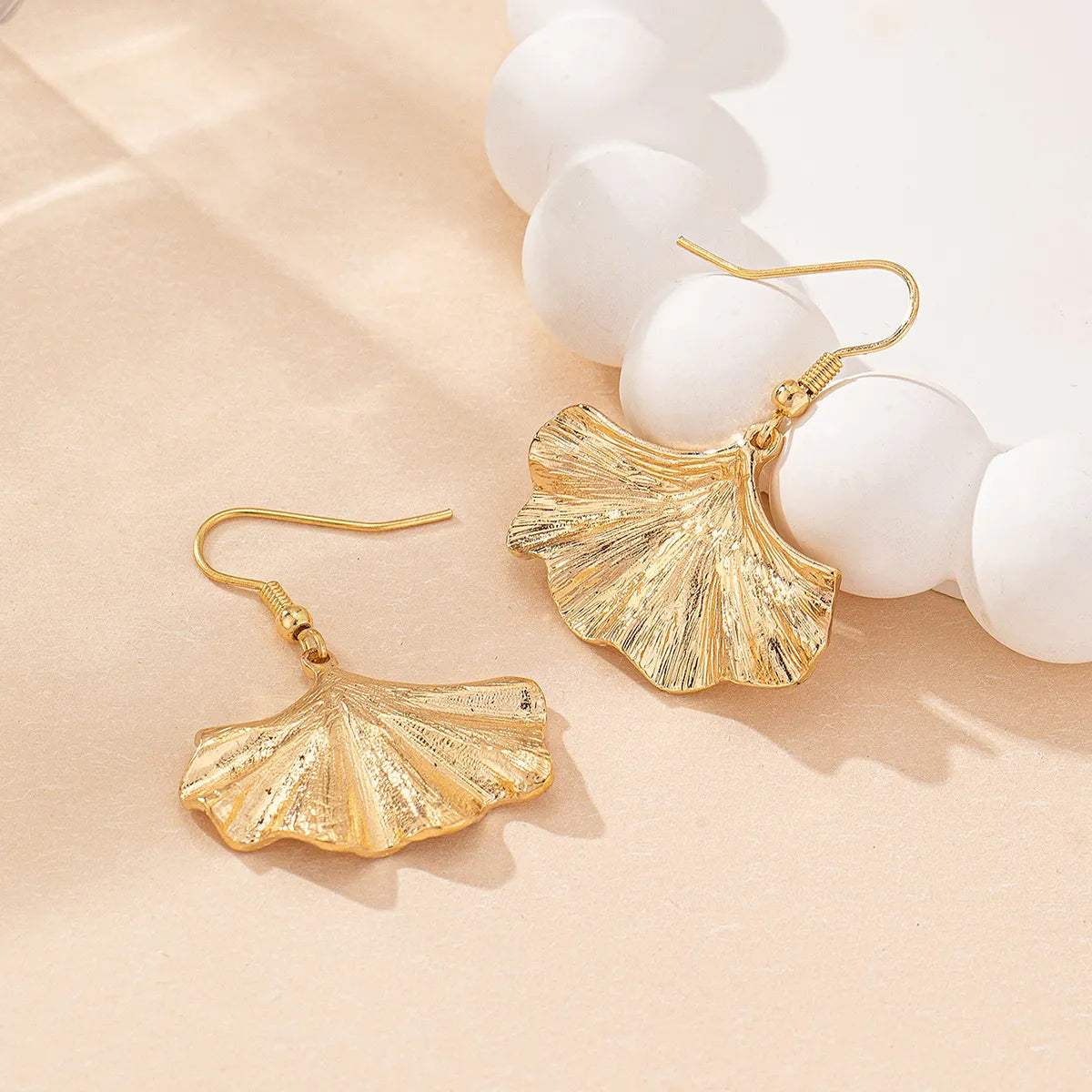 1 Pair Retro Simple Style Ginkgo Leaf Ferroalloy Zinc Alloy Drop Earrings