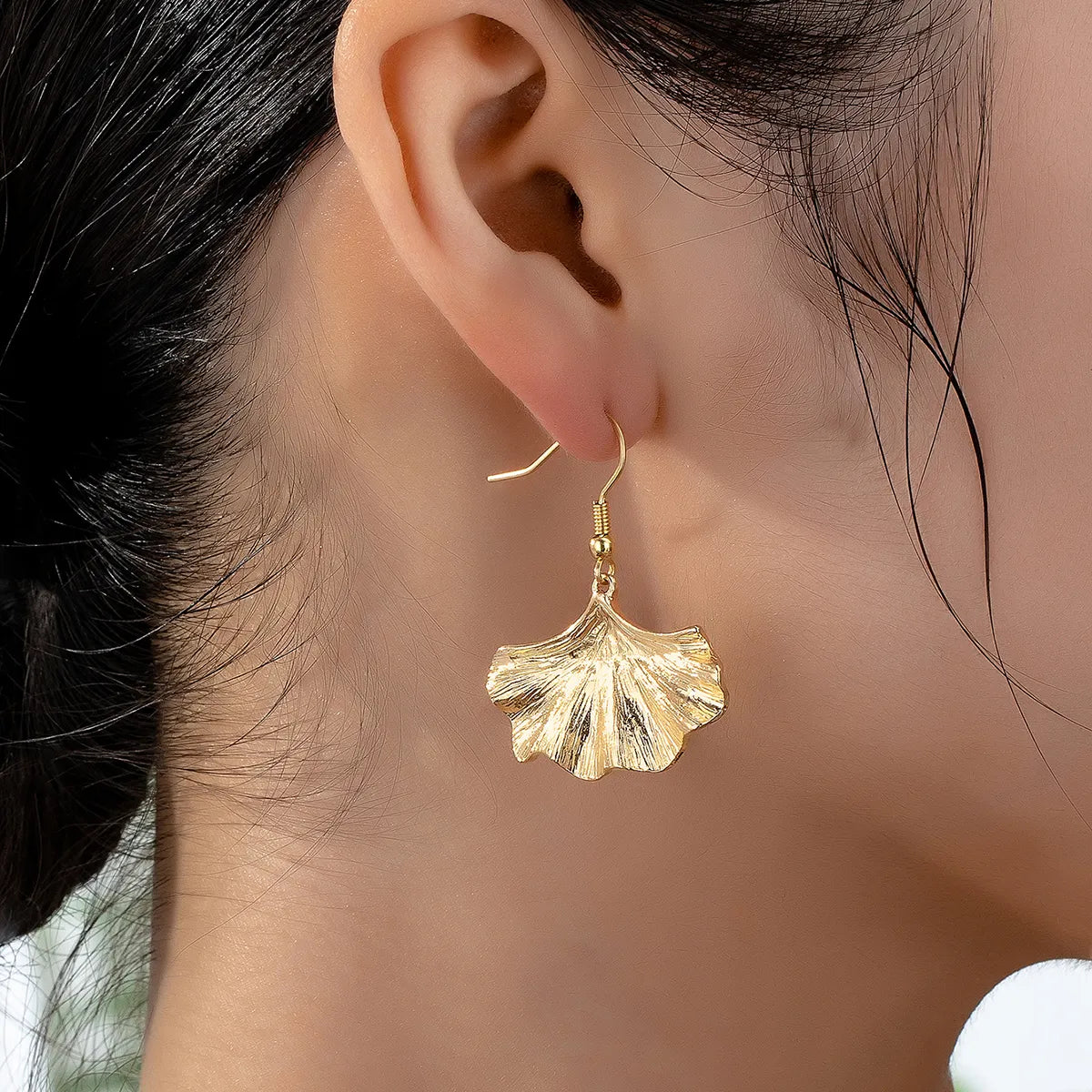 1 Pair Retro Simple Style Ginkgo Leaf Ferroalloy Zinc Alloy Drop Earrings