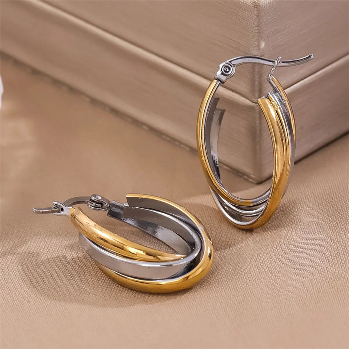 1 Pair Retro Simple Style Oval Plating Stainless Steel 18k Gold Plated Ear Studs