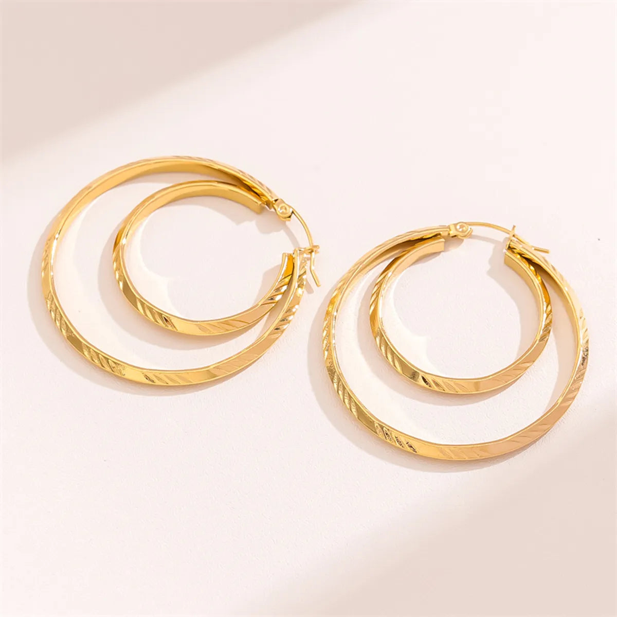 1 Pair Retro Simple Style Round Plating Stainless Steel 18k Gold Plated Hoop Earrings