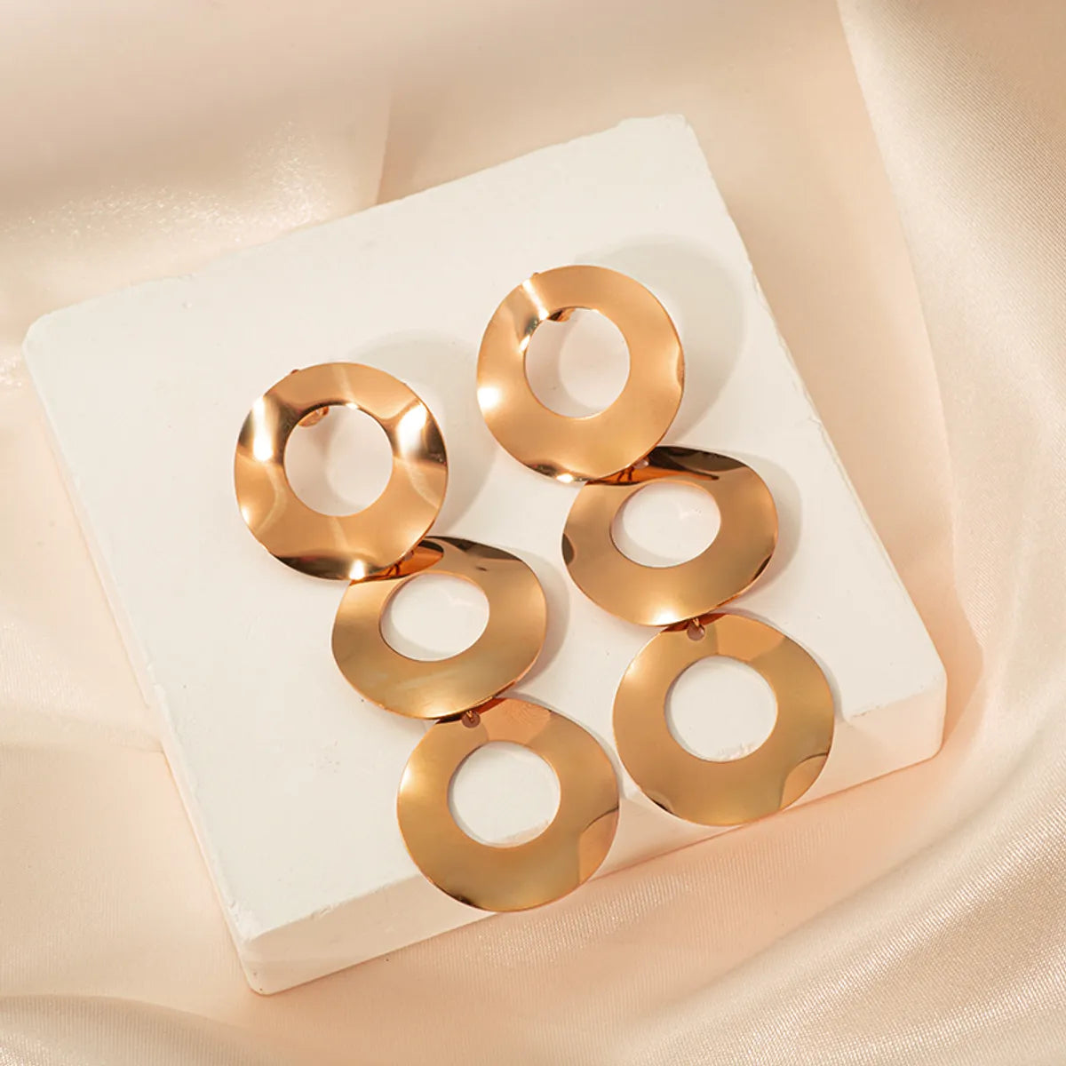 1 Pair Retro Simple Style Round Plating Stainless Steel Gold Plated Drop Earrings