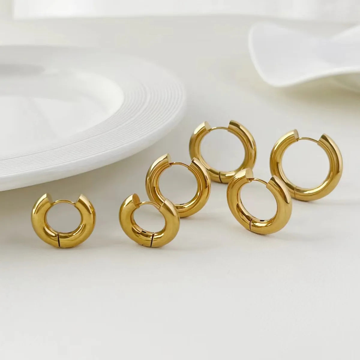 1 Pair Retro Simple Style Round Plating Titanium Steel 18k Gold Plated Earrings