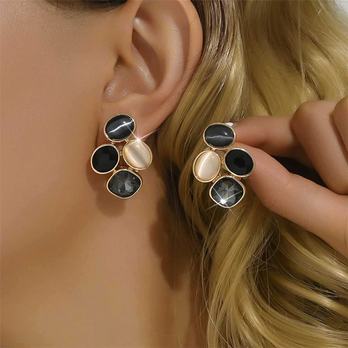 1 Pair Retro Simple Style Round Water Droplets Inlay Alloy Glass Drop Earrings