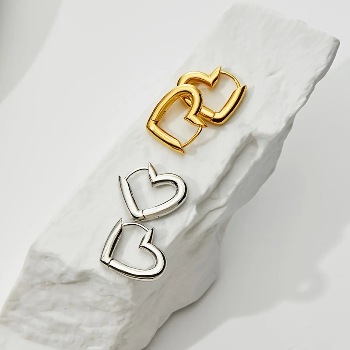 1 Pair Retro Simple Style Square Heart Shape Plating Copper Earrings Ear Studs