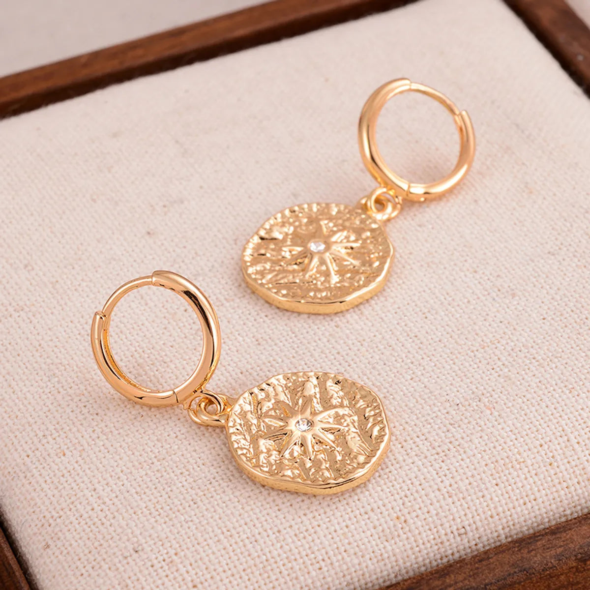 1 Pair Retro Simple Style Sun Inlay Alloy Rhinestones Drop Earrings