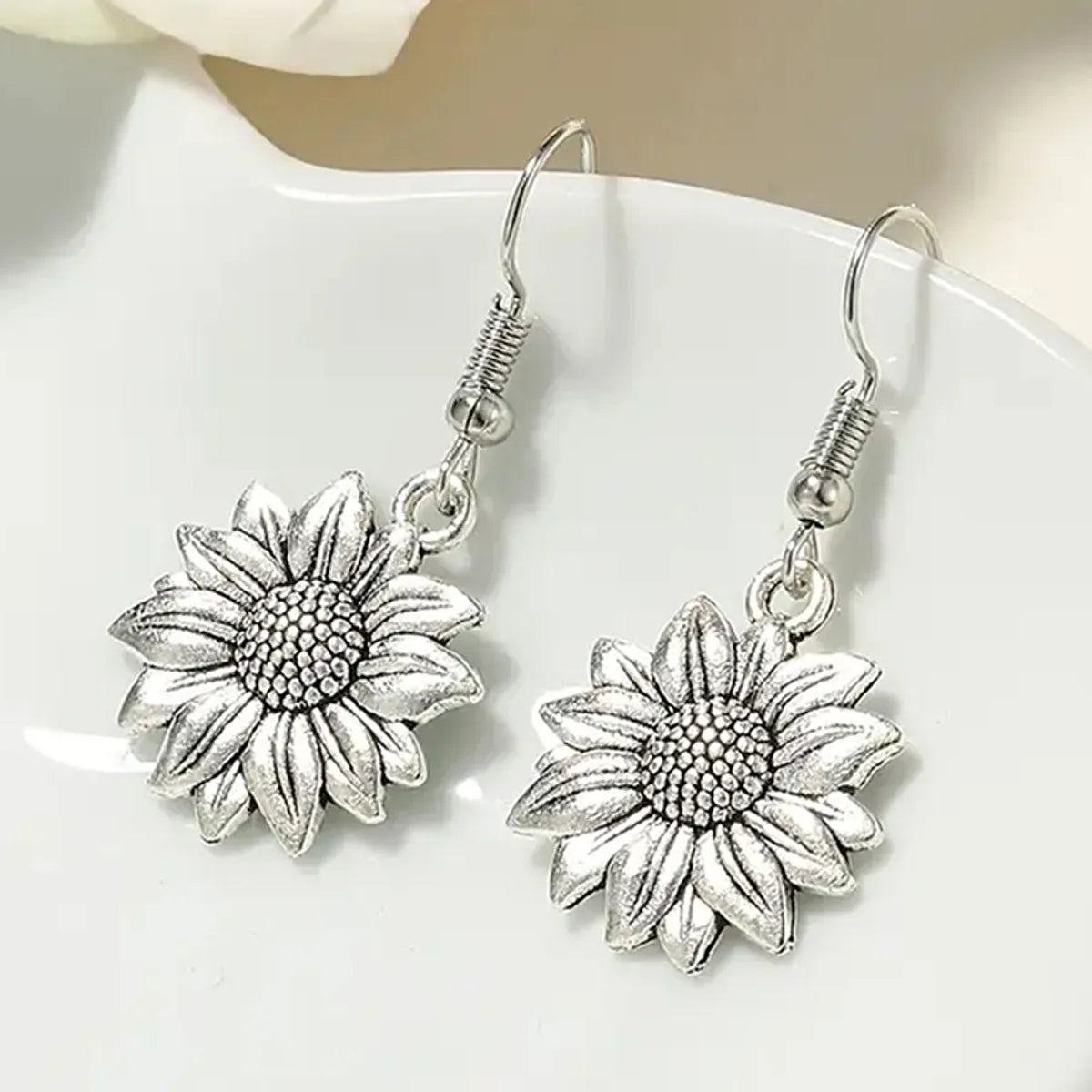 1 Pair Retro Simple Style Sunflower Alloy Drop Earrings