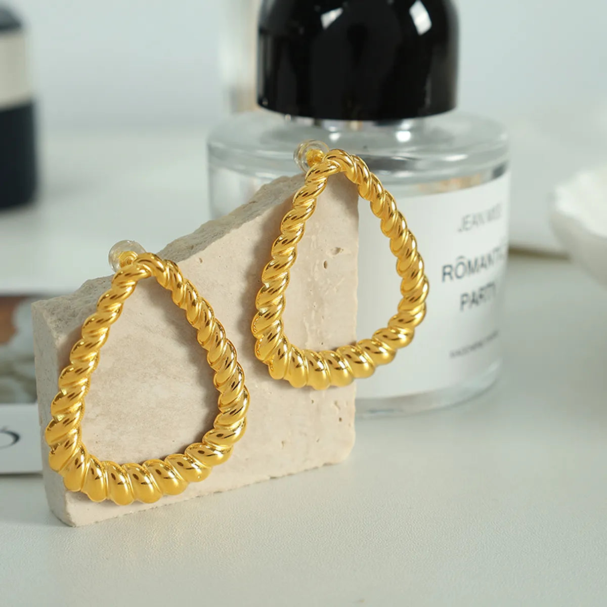 1 Pair Retro Simple Style Triangle Twist Plating Titanium Steel 18k Gold Plated Earrings