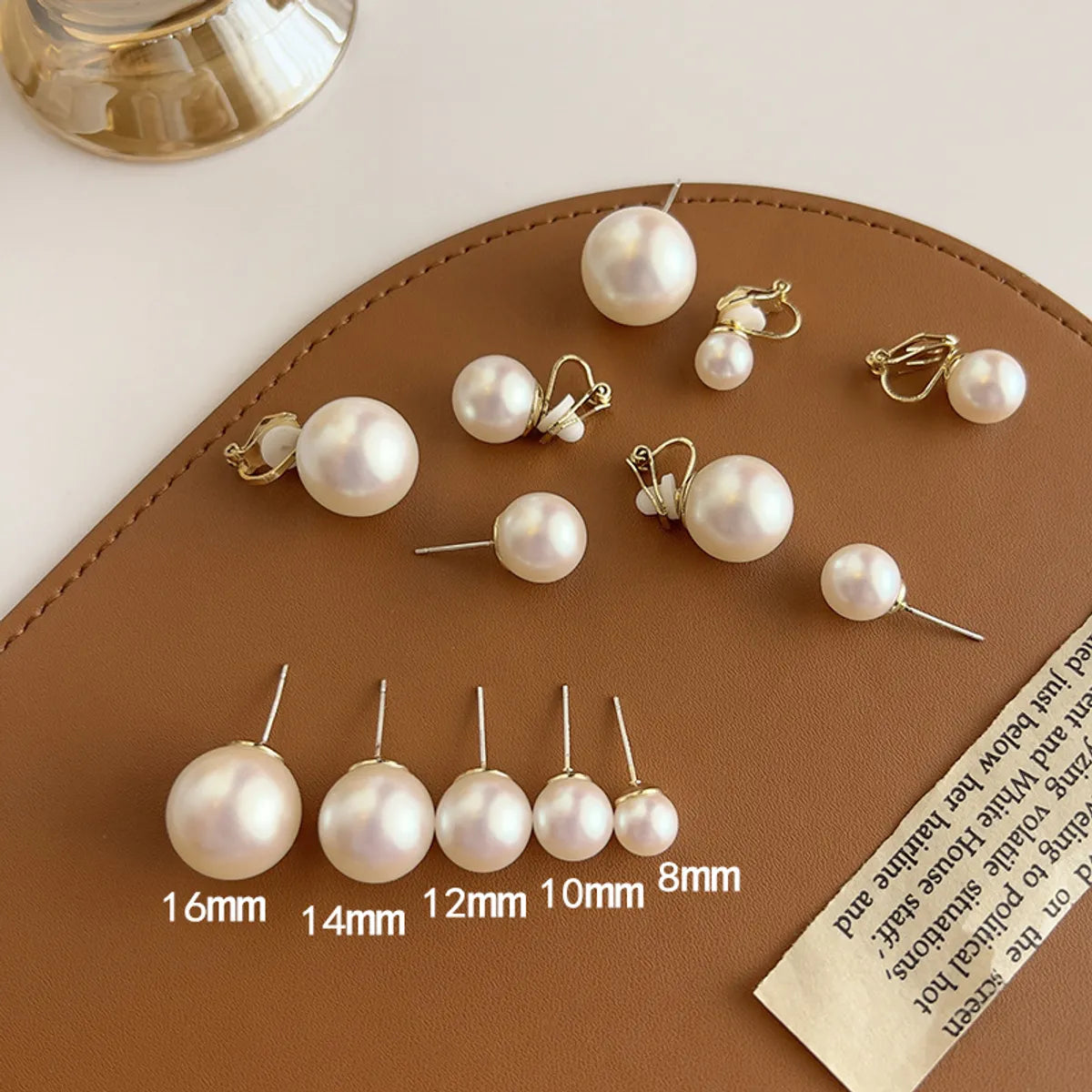 1 Pair Retro Solid Color Imitation Pearl Women'S Ear Clips Ear Studs