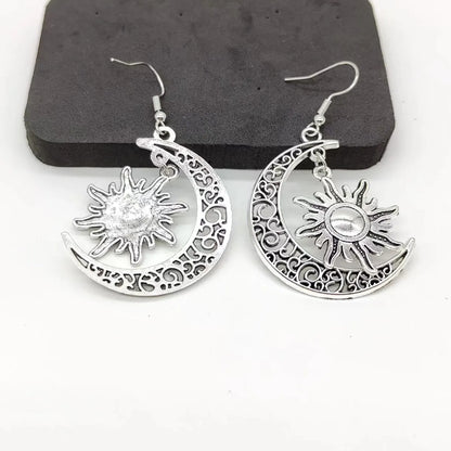 1 Pair Retro Sun Moon Plating Hollow Out Alloy Silver Plated Drop Earrings