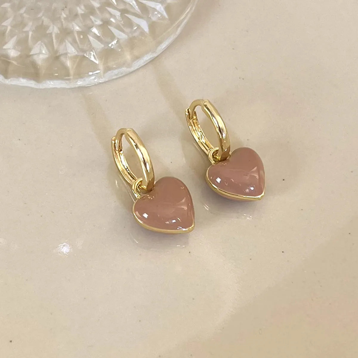 1 Pair Retro Sweet Heart Shape Alloy Gold Plated Drop Earrings