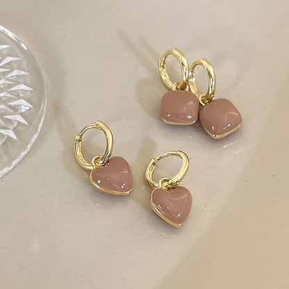 1 Pair Retro Sweet Heart Shape Alloy Gold Plated Drop Earrings