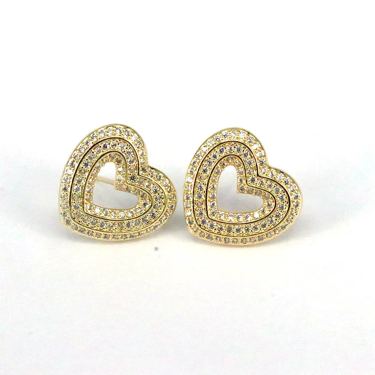 1 Pair Retro Sweet Heart Shape Copper Plating Inlay Diamond Gold Plated Ear Studs