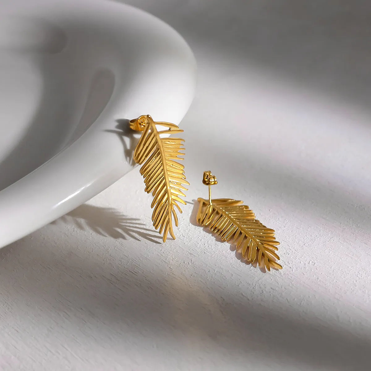 1 Pair Retro Vacation French Style Feather Plating 304 Stainless Steel 18K Gold Plated Ear Studs